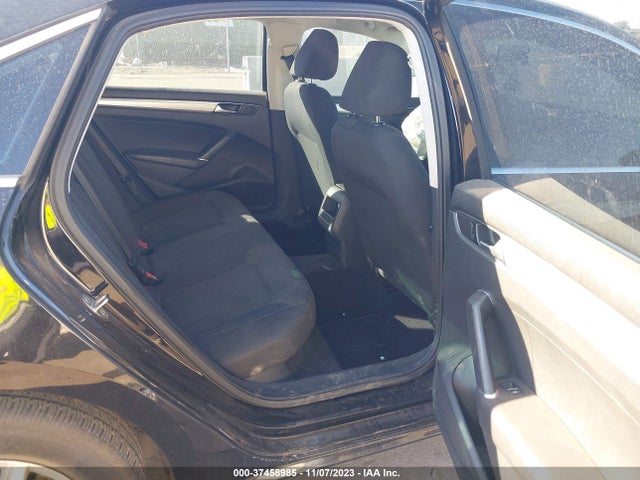 1VWAT7A35GC027309 Volkswagen Passat 1.8t S