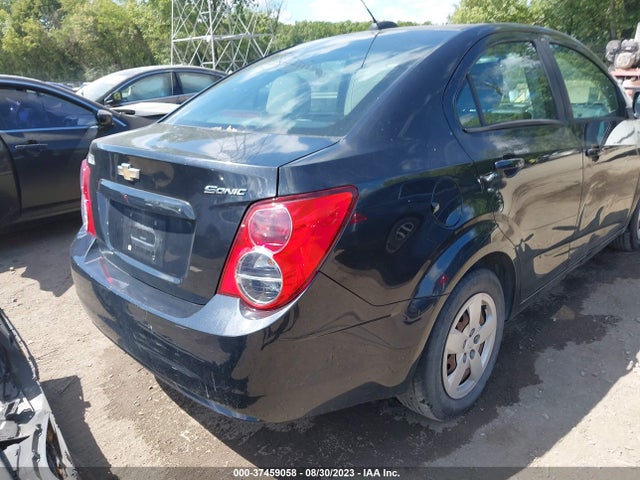 Chevrolet SONIC LS 2015 1G1JA5SH1F4122023 Image 4