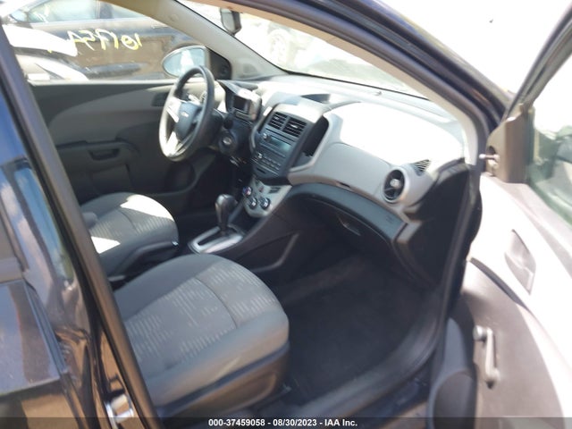 Chevrolet SONIC LS 2015 1G1JA5SH1F4122023 Image 5