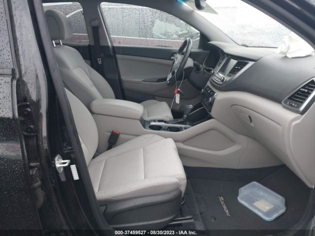 KM8J3CA22JU677070 Hyundai Tucson Value
