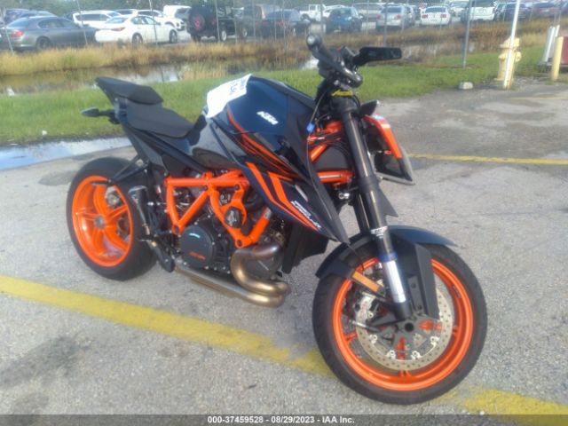 2022 KTM 1290 VBKV39409NM952764