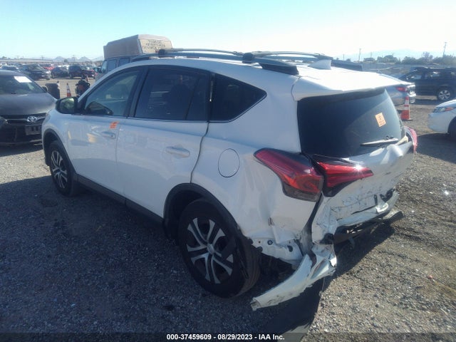 Toyota RAV4 LE 2018 JTMZFREV3JJ193514 Image 3