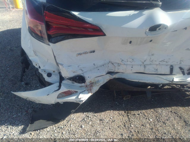 Toyota RAV4 LE 2018 JTMZFREV3JJ193514 Image 6