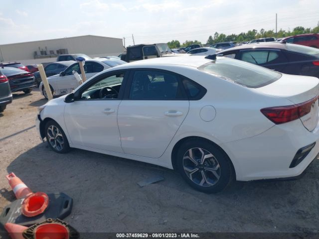 3KPF24AD9ME349474 KIA Forte Lxs