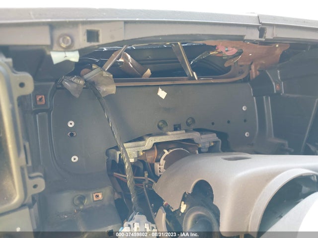 2005 CADILLAC ESCALADE VIN: 1GYEC63N75R247357