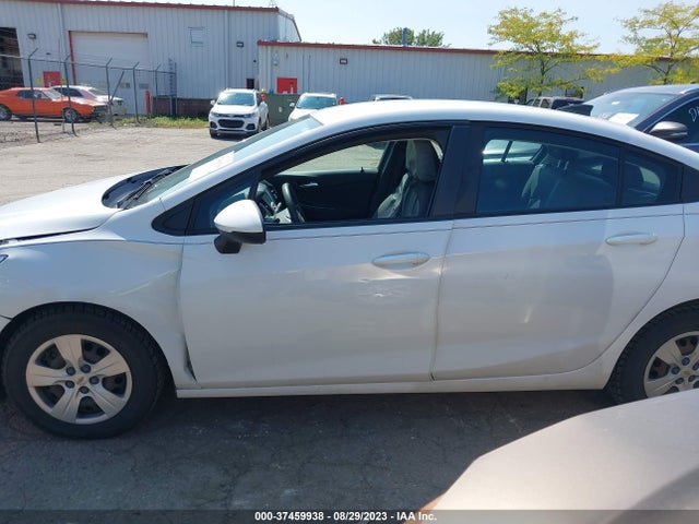 Chevrolet CRUZE LS 2018 1G1BC5SM8J7214815 Image 14