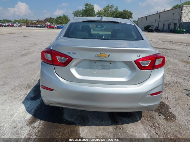 Chevrolet CRUZE LT 2018 1G1BE5SM3J7247571 Image 16
