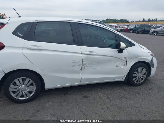 Honda FIT LX 2015 3HGGK5H51FM724910 Image 6