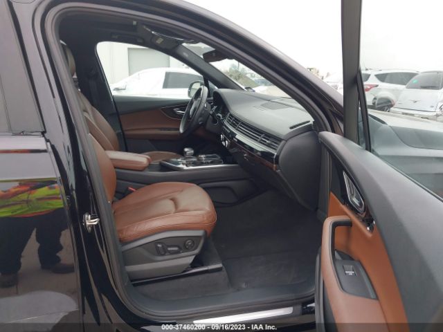 WA1VAAF79HD009453 Audi Q7 3.0t Premium