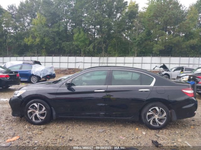 1HGCR2F39HA272571 Honda Accord Sedan Lx