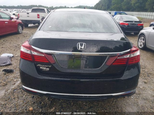 1HGCR2F39HA272571 Honda Accord Sedan Lx