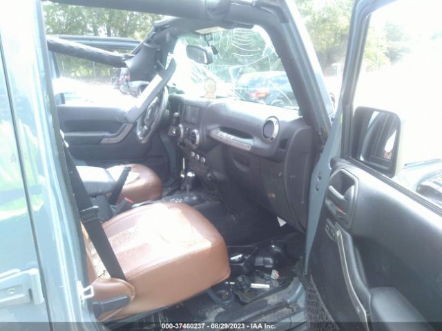 1C4BJWDGXEL218906 Jeep Wrangler Unlimited Sport