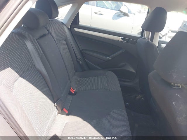 1VWAT7A32GC027171 Volkswagen Passat 1.8t S