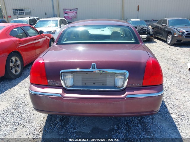 2006 LINCOLN TOWN CAR SIGNATURE LIMITED VIN: 1LNHM82V96Y642057