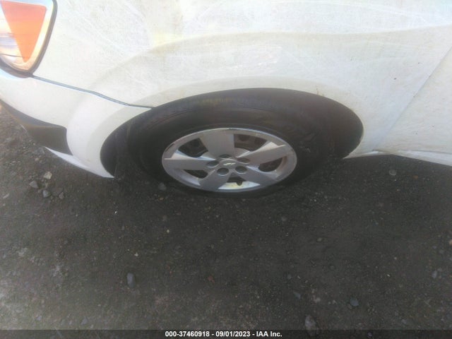 Chevrolet SONIC LS 2014 1G1JA6SH4E4208169 Image 6