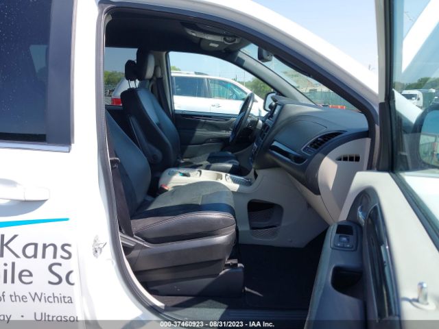 2C4RDGCG0KR632521 Dodge Grand Caravan Sxt