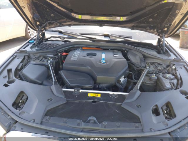 WBAJA9C5XJB032843 BMW 5 Series 530e Iperformance