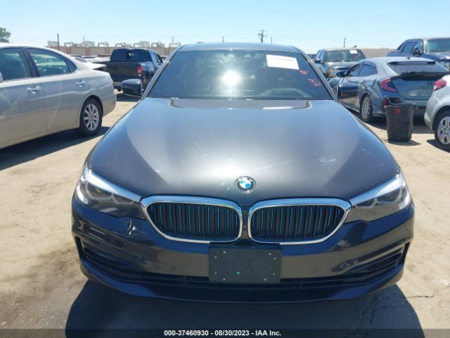WBAJA9C5XJB032843 BMW 5 Series 530e Iperformance