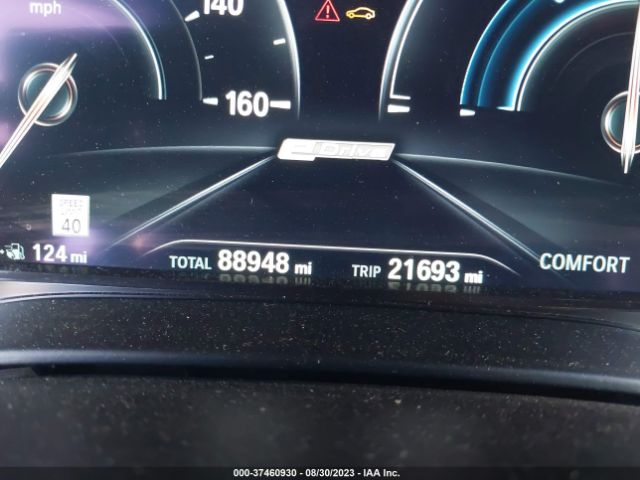 WBAJA9C5XJB032843 BMW 5 Series 530e Iperformance