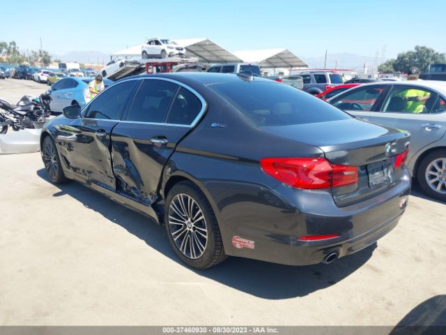 WBAJA9C5XJB032843 BMW 5 Series 530e Iperformance