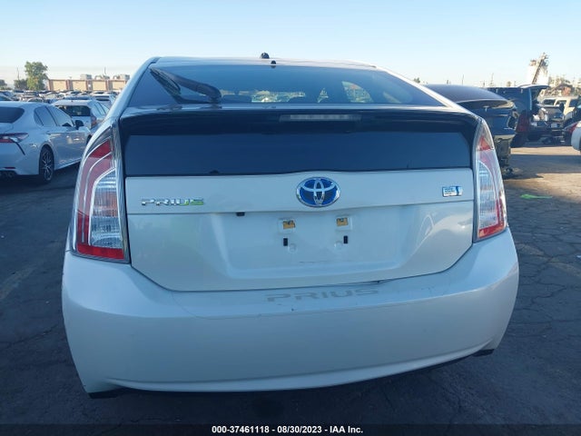 Toyota Prius Four 2015 JTDKN3DU1F1983329 Image 16