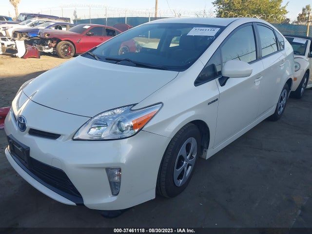 Toyota Prius Four 2015 JTDKN3DU1F1983329 Image 2