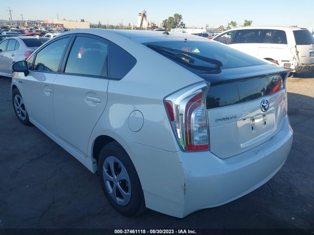 Toyota Prius Four 2015 JTDKN3DU1F1983329 Image 3