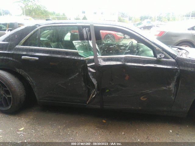 Chrysler 300 Limited 2018 2C3CCAEG3JH129920 Image 12