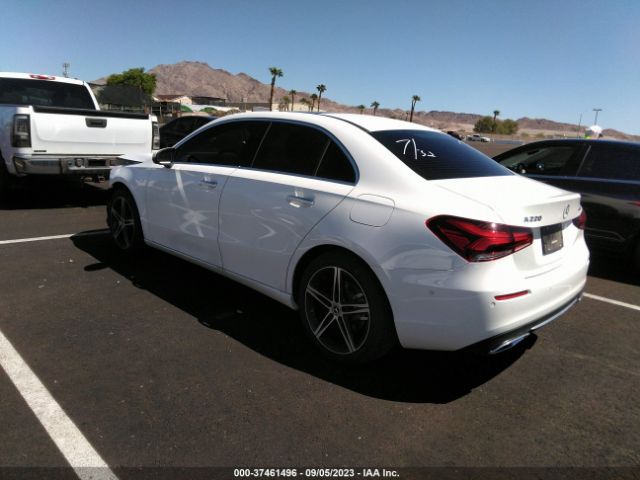 W1K3G4FB7NJ369793 Mercedes-Benz A-class A 220