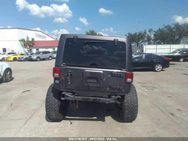 1C4BJWEG0HL601112 Jeep Wrangler Unlimited Sahara
