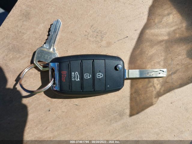 3KPA25AD0ME377325 KIA Rio 5-door S