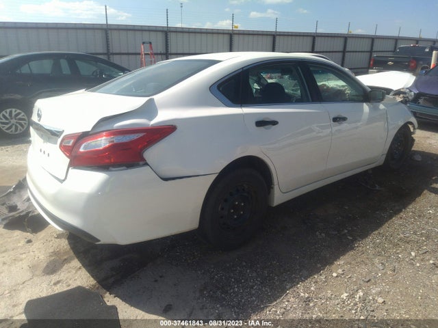 Nissan Altima 2.5 S 2017 1N4AL3AP9HC206491 Image 4