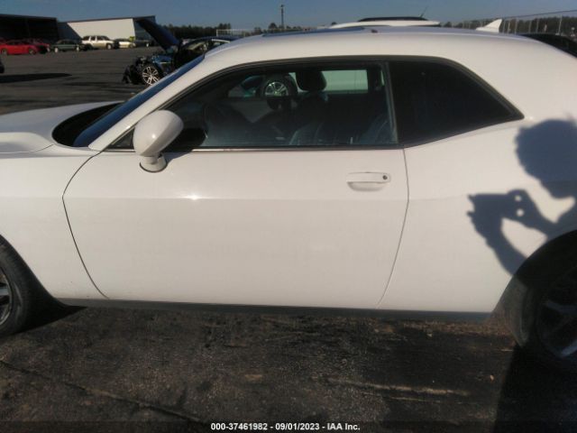 2C3CDZAG8JH258737 Dodge Challenger Sxt Plus