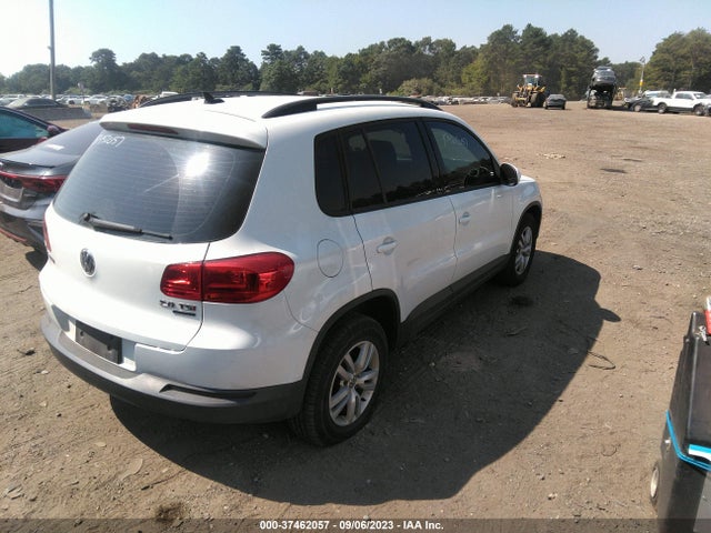 WVGBV7AX2FW582151 Volkswagen TIGUAN S