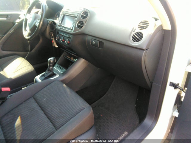 WVGBV7AX2FW582151 Volkswagen TIGUAN S