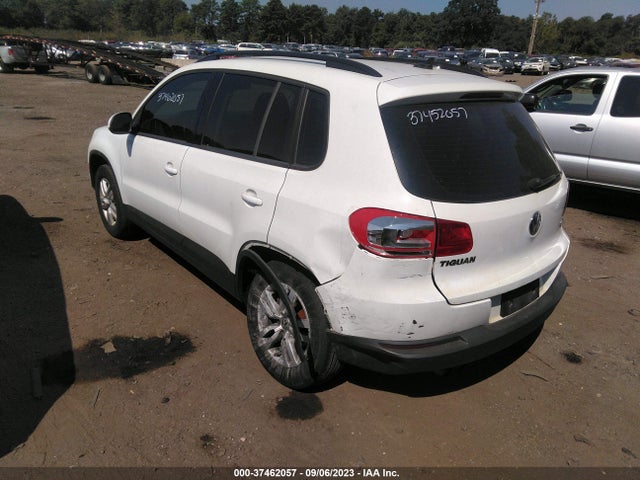 WVGBV7AX2FW582151 Volkswagen TIGUAN S