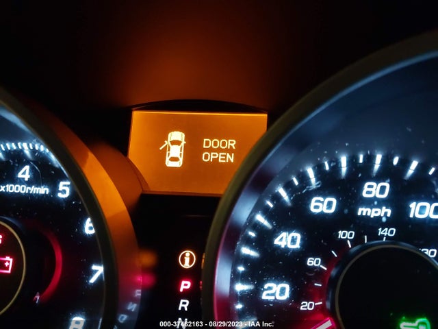37462163 :رقم المزاد ، 19UUA8F55BA008576 vin ، 2011 Acura Tl Tech مزاد بيع