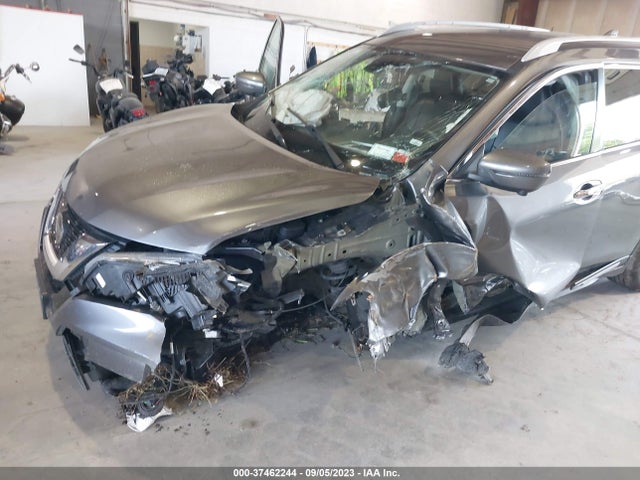 2018 NISSAN ROGUE SL VIN: 5N1AT2MVXJC777570