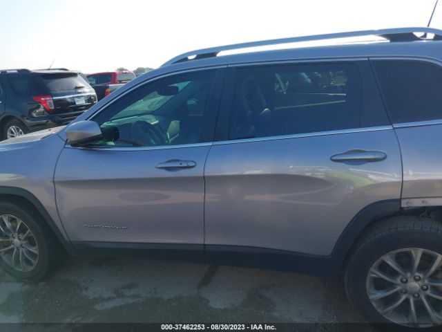 1C4PJLLB8KD332693 Jeep Cherokee Latitude Plus