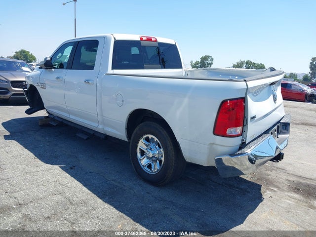3C6UR5DL2JG395828 RAM 2500 Slt