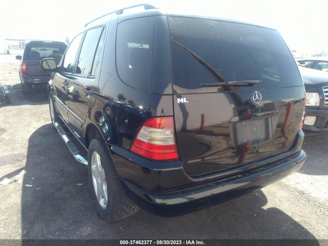 2000 MERCEDES-BENZ M-CLASS VIN: 4JGAB54E6YA165635