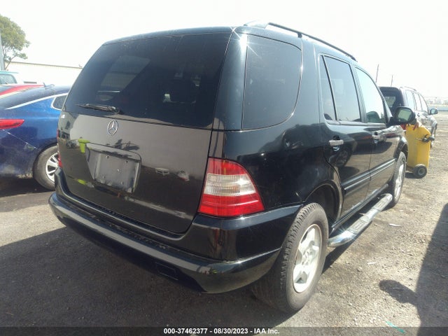 2000 MERCEDES-BENZ M-CLASS VIN: 4JGAB54E6YA165635