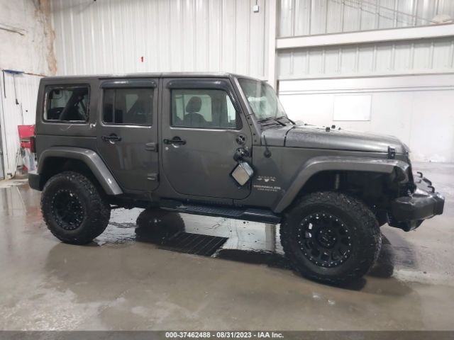 1C4BJWEG5HL661712 Jeep Wrangler Unlimited Sahara