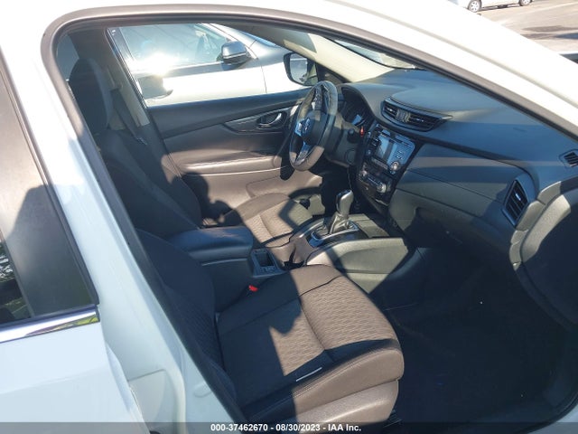 2017 NISSAN ROGUE SV VIN: KNMAT2MT4HP526873