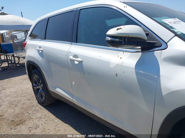 Toyota Highlander Le 2019 5TDZARFH9KS042107 Image 13