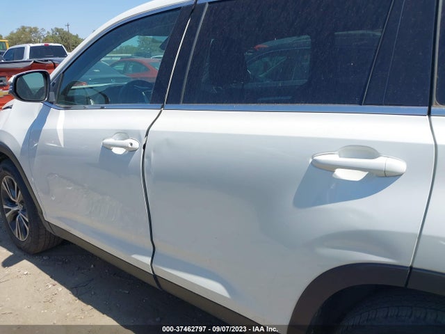 Toyota Highlander Le 2019 5TDZARFH9KS042107 Image 14