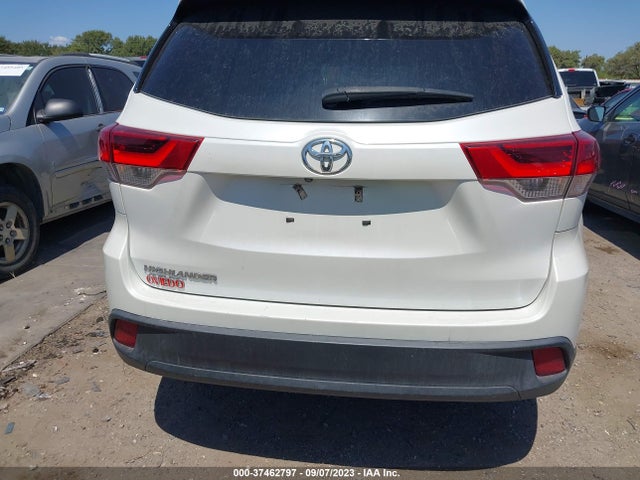Toyota Highlander Le 2019 5TDZARFH9KS042107 Image 16