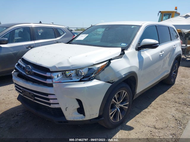 Toyota Highlander Le 2019 5TDZARFH9KS042107 Image 2