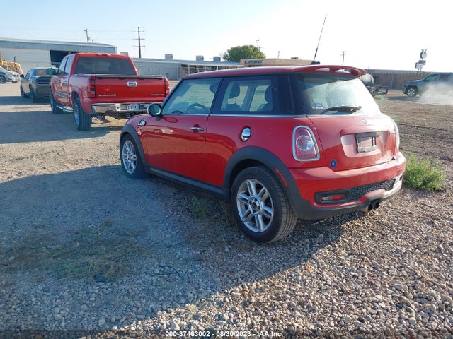 2012 MINI COOPER HARDTOP WMWSV3C55CT387065 Photo 2