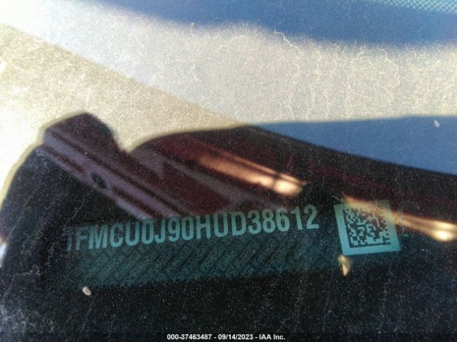 1FMCU0J90HUD38612 Ford Escape Titanium